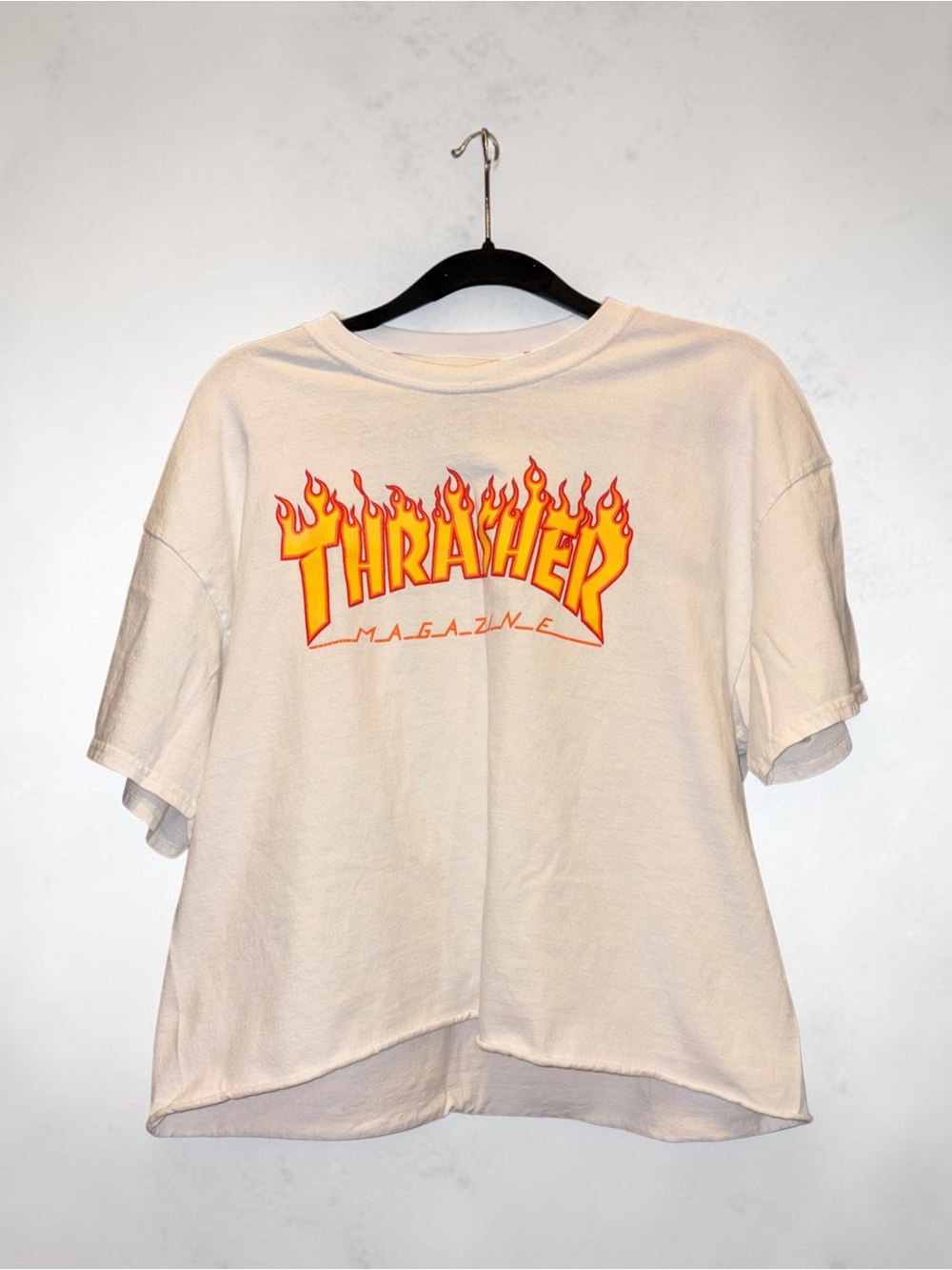Cropped Thrasher White Graphic Tee